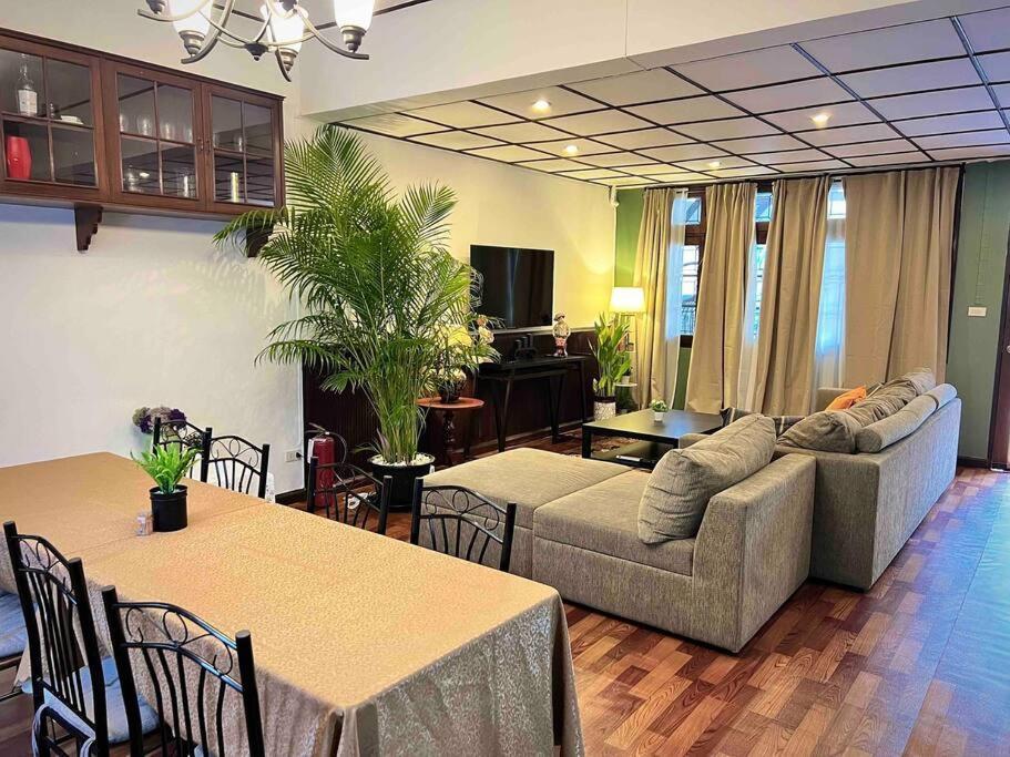 5br House Btsnana Nanaplaza Center Mbk Center World Villa Bangkok